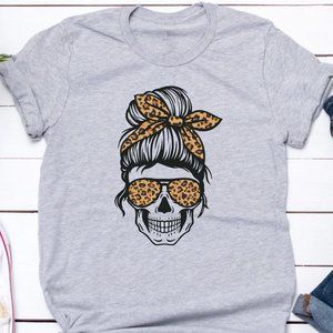 New Skull Leopard Animal Print Messy Bun Mama XL Grey Graphic T-shirt